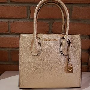 Michael Kors Mercer Medium Leather Messenger
